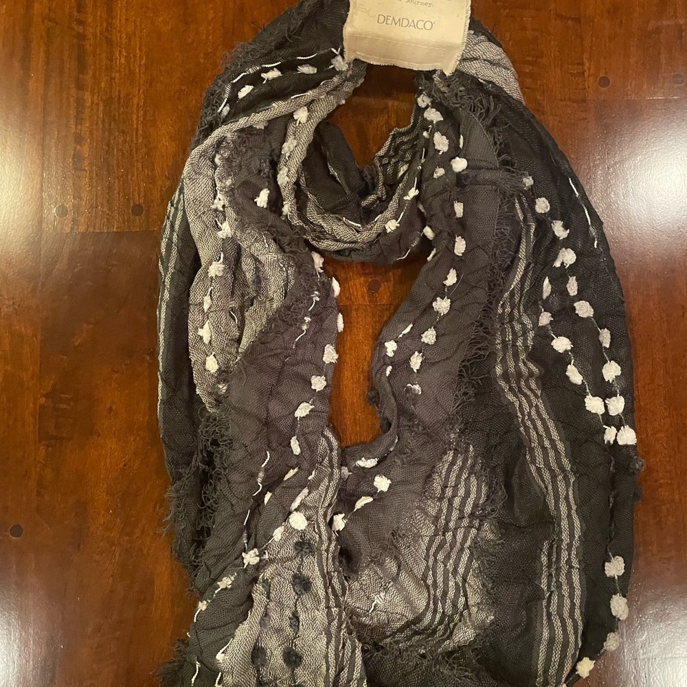 Demdaco Elegant Black and Gray Scarf